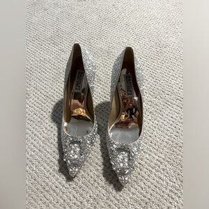 Badgley Mischka Cher II pumps- color Ivory